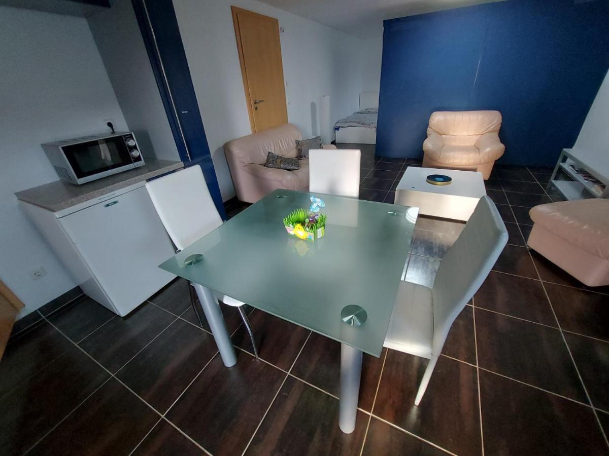 Lovely Appartment With Private Patio And Private Entrance In Luxembourg 60M2 Saeul Extérieur photo
